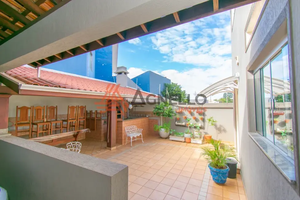 Casa com 3 quartos à venda, 300m2 em Santo Agostinho, Franca - SP - imagem 1 Foto 1 de Casa com 3 quartos à venda, 300m2 em Santo Agostinho, Franca - SP