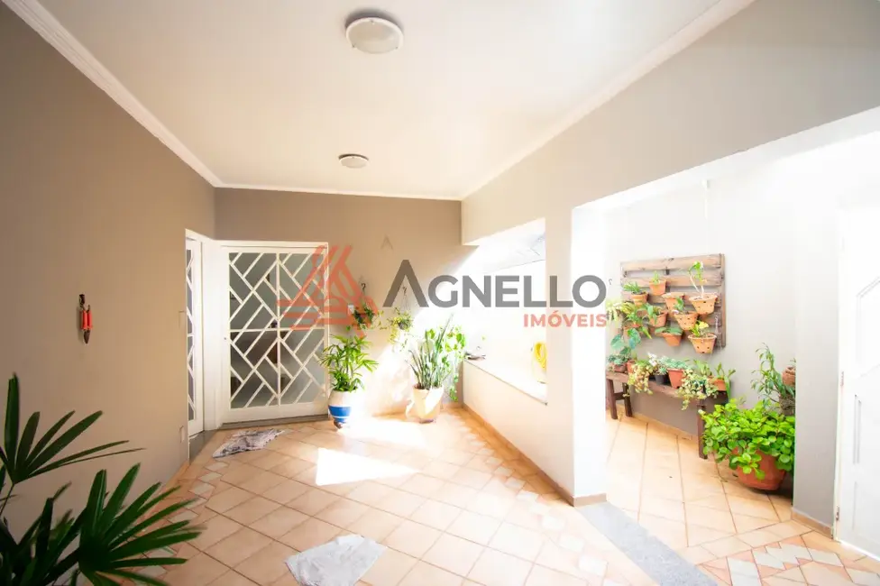 Casa com 3 quartos à venda, 300m2 em Santo Agostinho, Franca - SP - imagem 5 Foto 5 de Casa com 3 quartos à venda, 300m2 em Santo Agostinho, Franca - SP