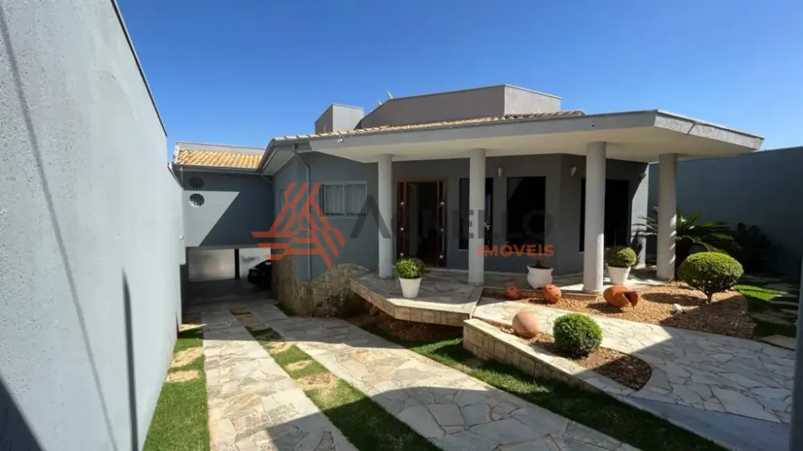 Foto 1 de Casa com 3 quartos à venda, 303m2 em Jardim Santana, Franca - SP