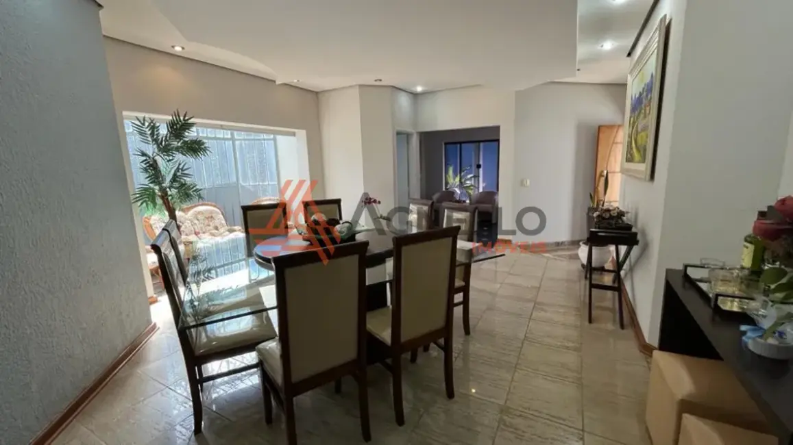 Foto 4 de Casa com 3 quartos à venda, 303m2 em Jardim Santana, Franca - SP