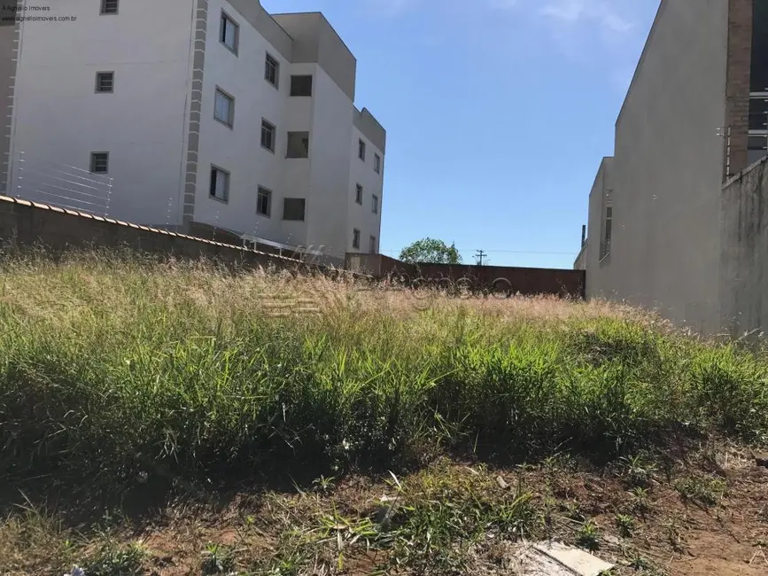 Foto 1 de Terreno / Lote à venda, 490m2 em Vila Marta, Franca - SP