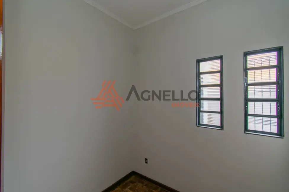 Foto 2 de Casa com 3 quartos à venda, 280m2 em Franca - SP