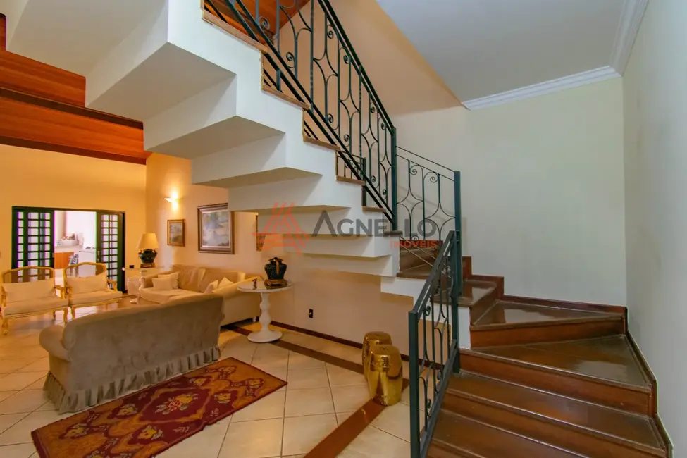 Casa com 3 quartos à venda, 272m2 em Vila Santos Dumont, Franca - SP - imagem 3 Foto 3 de Casa com 3 quartos à venda, 272m2 em Vila Santos Dumont, Franca - SP