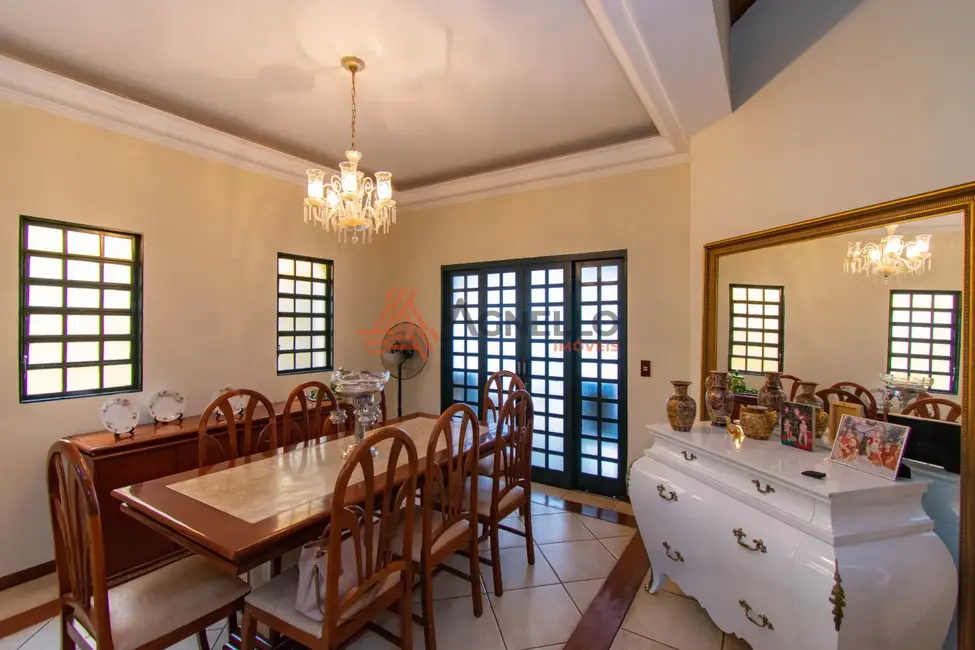 Foto 2 de Casa com 3 quartos à venda, 272m2 em Vila Santos Dumont, Franca - SP