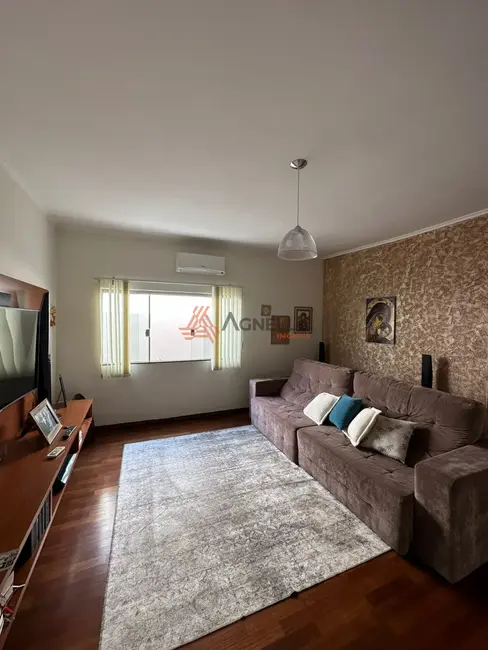 Foto 7 de Casa com 3 quartos à venda, 250m2 em Parque Universitário, Franca - SP