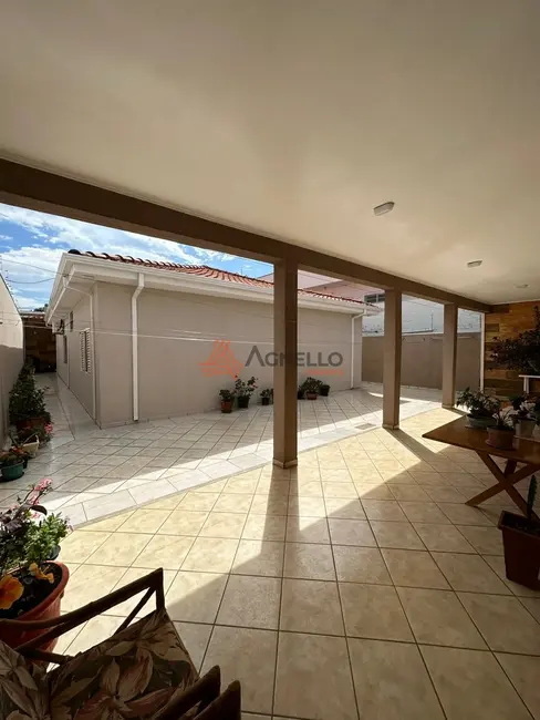 Foto 4 de Casa com 3 quartos à venda, 250m2 em Parque Universitário, Franca - SP