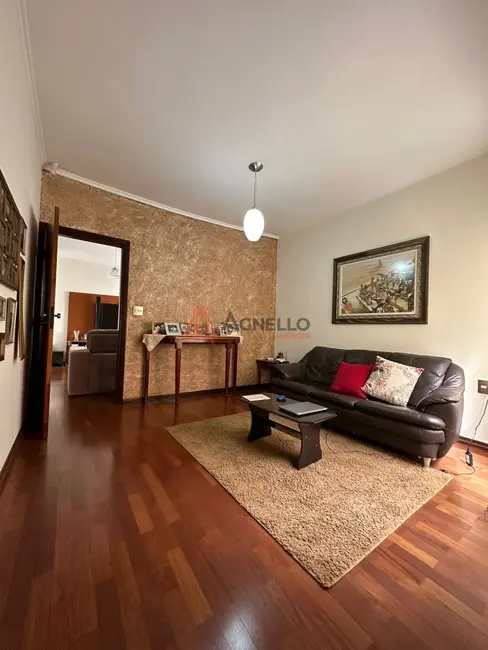 Foto 5 de Casa com 3 quartos à venda, 250m2 em Parque Universitário, Franca - SP