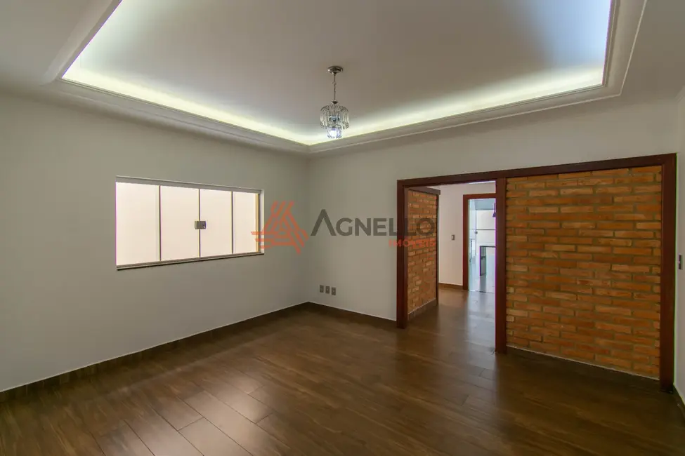 Foto 3 de Casa com 3 quartos para alugar, 241m2 em Parque Moema, Franca - SP