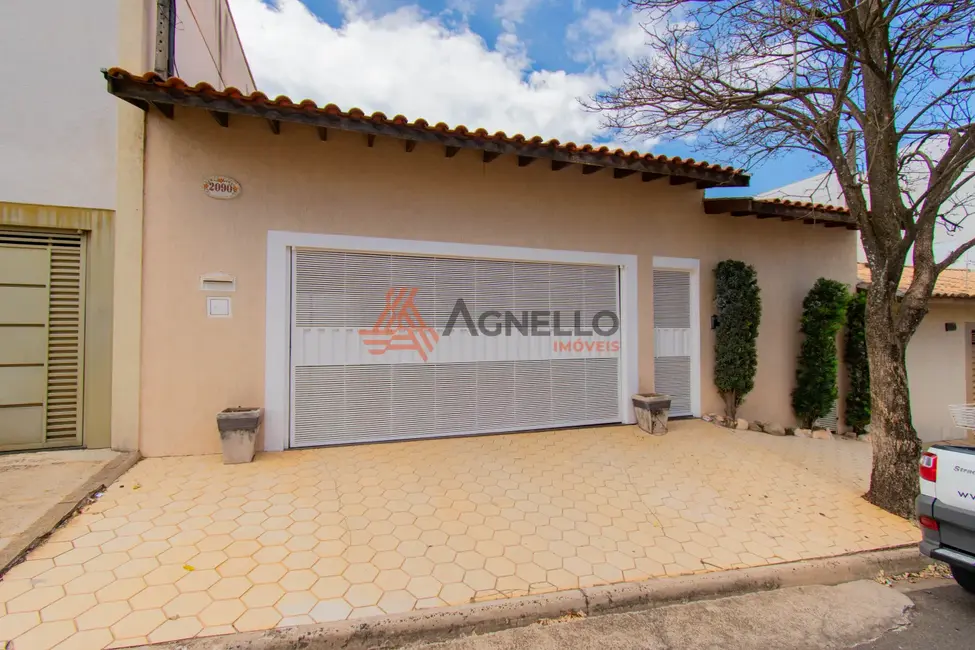 Foto 1 de Casa com 3 quartos para alugar, 241m2 em Parque Moema, Franca - SP