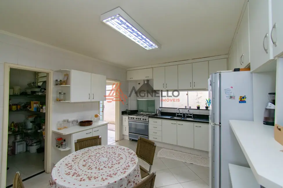 Casa com 3 quartos à venda, 357m2 em São José, Franca - SP - imagem 8 Foto 8 de Casa com 3 quartos à venda, 357m2 em São José, Franca - SP
