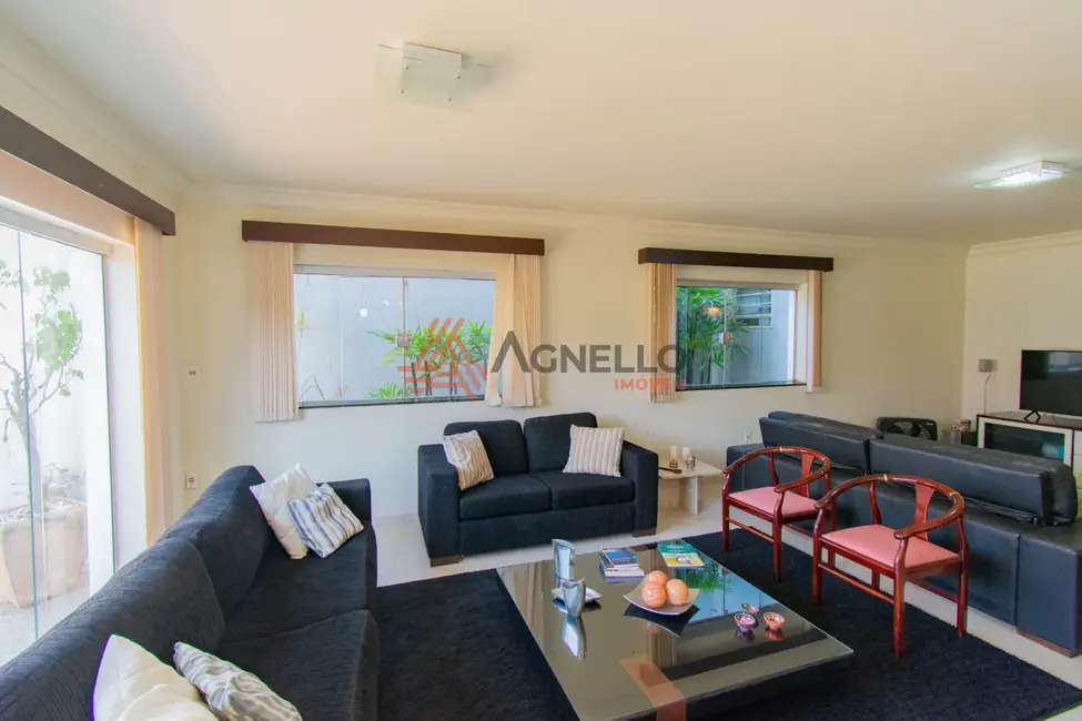 Casa com 3 quartos à venda, 357m2 em São José, Franca - SP - imagem 4 Foto 4 de Casa com 3 quartos à venda, 357m2 em São José, Franca - SP