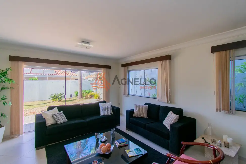 Casa com 3 quartos à venda, 357m2 em São José, Franca - SP - imagem 3 Foto 3 de Casa com 3 quartos à venda, 357m2 em São José, Franca - SP