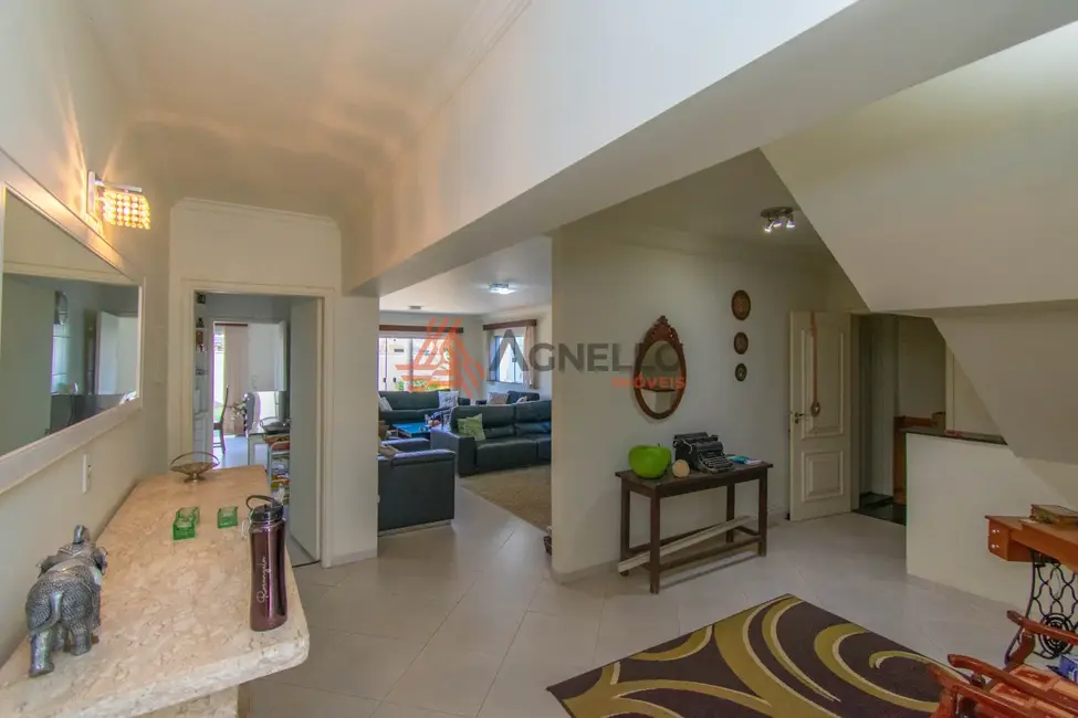 Casa com 3 quartos à venda, 357m2 em São José, Franca - SP - imagem 5 Foto 5 de Casa com 3 quartos à venda, 357m2 em São José, Franca - SP