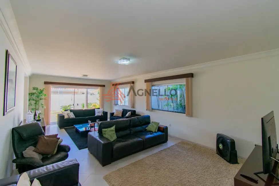 Foto 1 de Casa com 3 quartos à venda, 357m2 em São José, Franca - SP