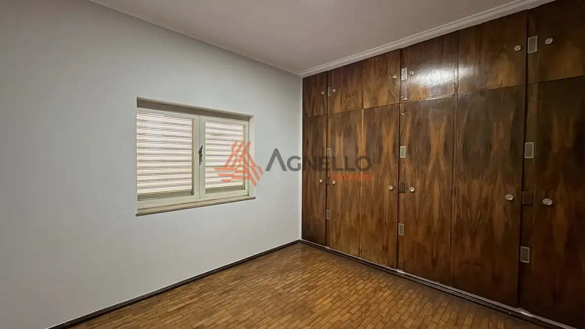 Loja com 3 quartos à venda, 249m2 em Centro, Franca - SP - imagem 9 Foto 9 de Loja com 3 quartos à venda, 249m2 em Centro, Franca - SP