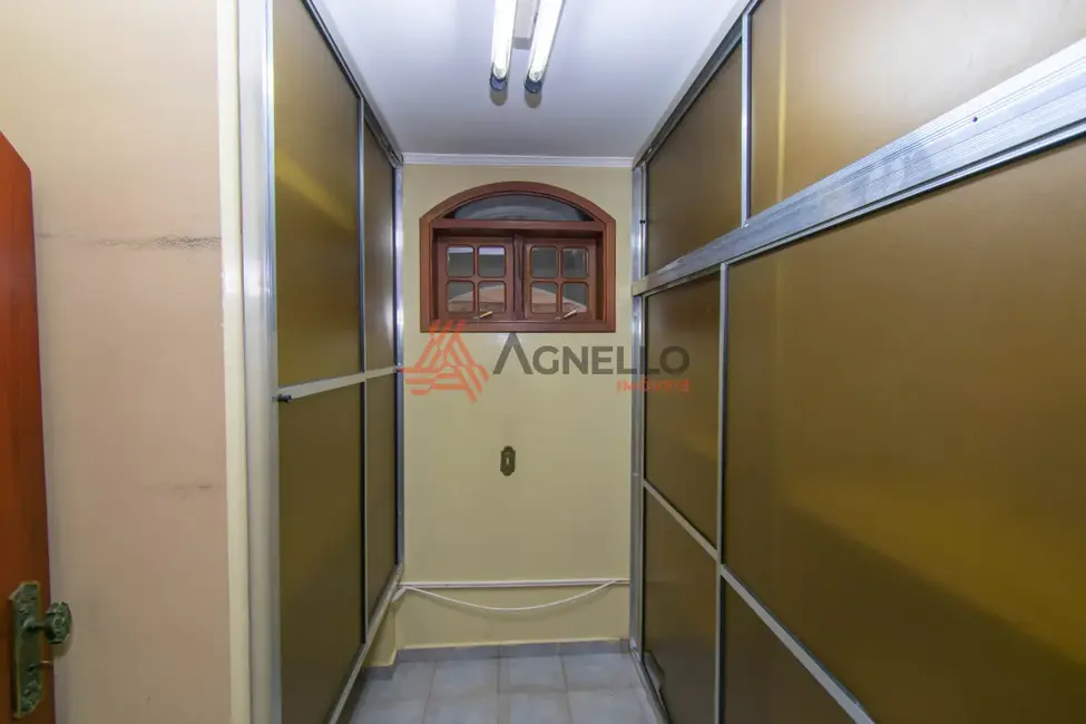 Foto 8 de Casa com 4 quartos para alugar, 400m2 em São José, Franca - SP