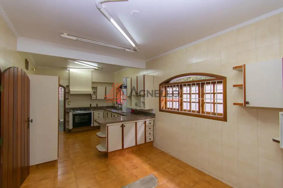 Foto 6 de Casa com 4 quartos para alugar, 400m2 em São José, Franca - SP