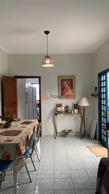 Foto 2 de Casa com 2 quartos à venda, 250m2 em Vila Santa Maria do Carmo, Franca - SP