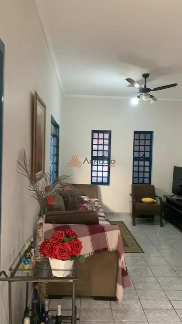 Foto 1 de Casa com 2 quartos à venda, 250m2 em Vila Santa Maria do Carmo, Franca - SP
