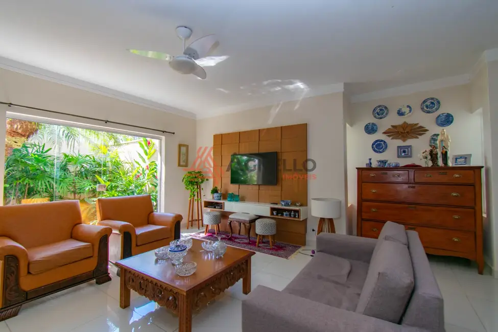 Foto 3 de Casa de Condomínio com 4 quartos à venda, 348m2 em Morada do Verde, Franca - SP