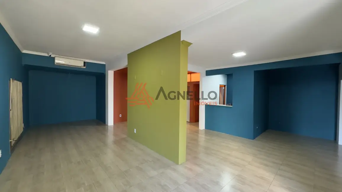 Foto 2 de Loja para alugar, 236m2 em São José, Franca - SP