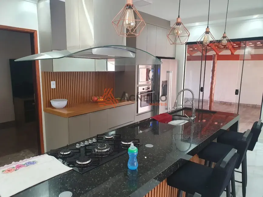 Fazenda / Haras com 3 quartos à venda, 250m2 em Franca - SP - imagem 8 Foto 8 de Fazenda / Haras com 3 quartos à venda, 250m2 em Franca - SP