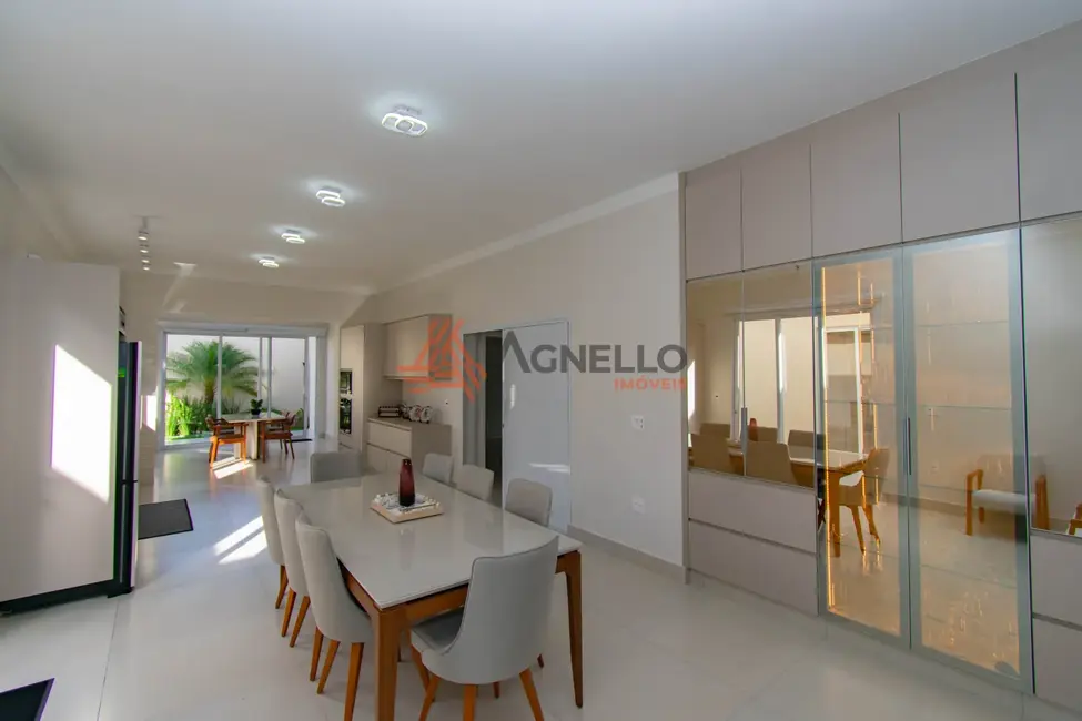 Casa de Condomínio com 4 quartos à venda, 350m2 em Village Santa Georgina, Franca - SP - imagem 8 Foto 8 de Casa de Condomínio com 4 quartos à venda, 350m2 em Village Santa Georgina, Franca - SP