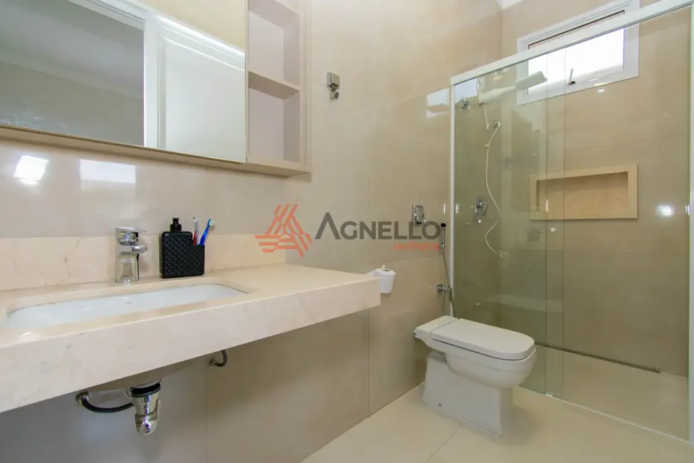 Foto 3 de Casa de Condomínio com 4 quartos à venda, 350m2 em Village Santa Georgina, Franca - SP