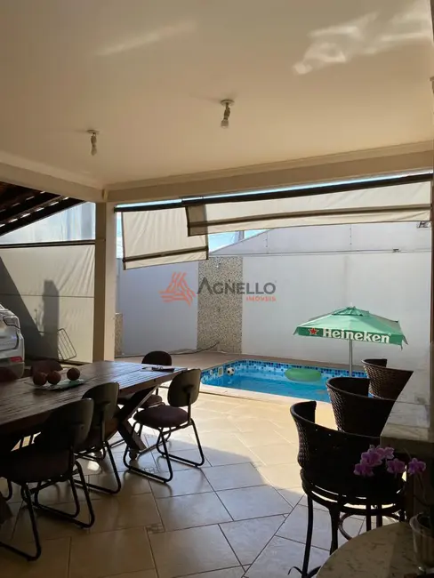 Foto 5 de Casa com 3 quartos à venda, 134m2 em Jardim Piratininga, Franca - SP