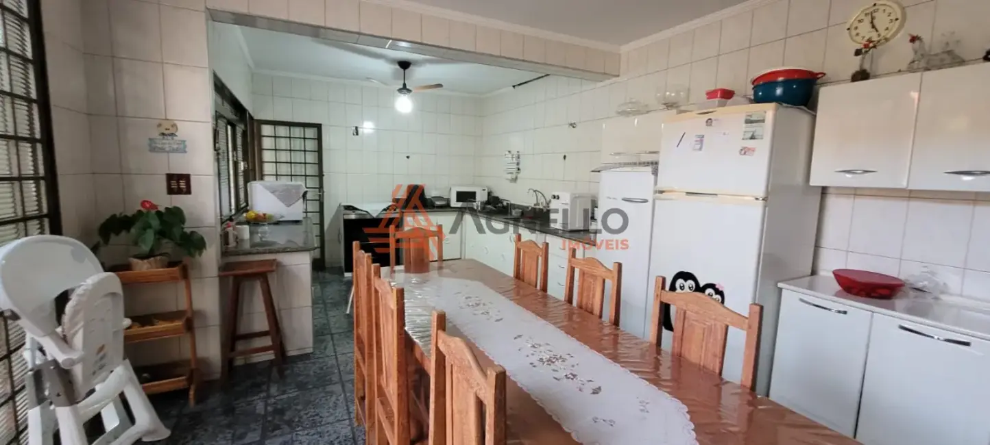 Foto 4 de Casa com 3 quartos à venda, 180m2 em Jardim Aeroporto II, Franca - SP