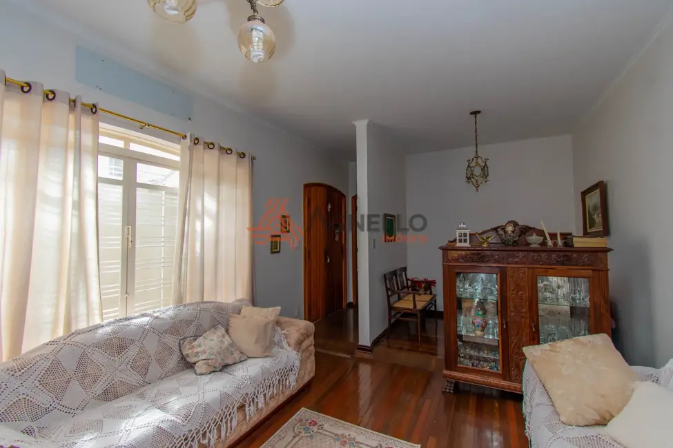 Foto 2 de Casa com 3 quartos à venda, 397m2 em Estação, Franca - SP