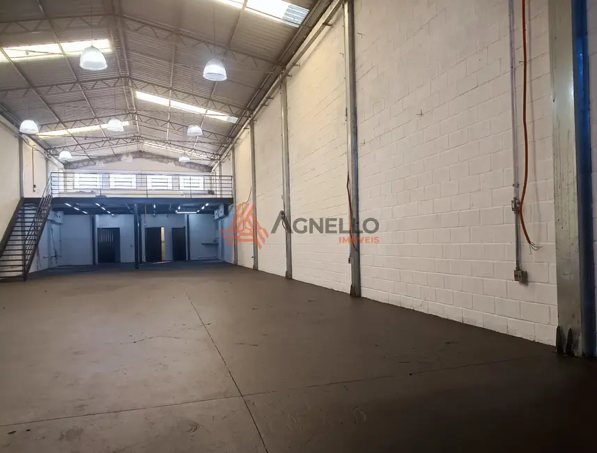 Foto 2 de Armazém / Galpão para alugar, 302m2 em Vila Aparecida, Franca - SP