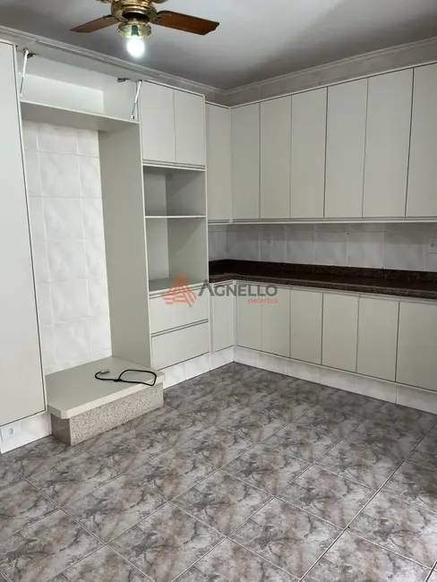 Casa com 3 quartos à venda, 223m2 em Jardim Consolação, Franca - SP - imagem 6 Foto 6 de Casa com 3 quartos à venda, 223m2 em Jardim Consolação, Franca - SP