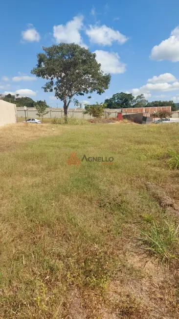 Foto 1 de Terreno / Lote à venda, 402m2 em Rifaina - SP