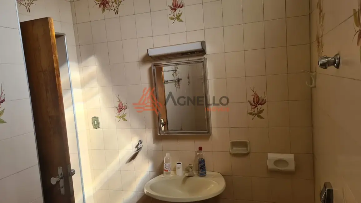 Casa com 4 quartos à venda, 220m2 em Vila Flores, Franca - SP - imagem 5 Foto 5 de Casa com 4 quartos à venda, 220m2 em Vila Flores, Franca - SP