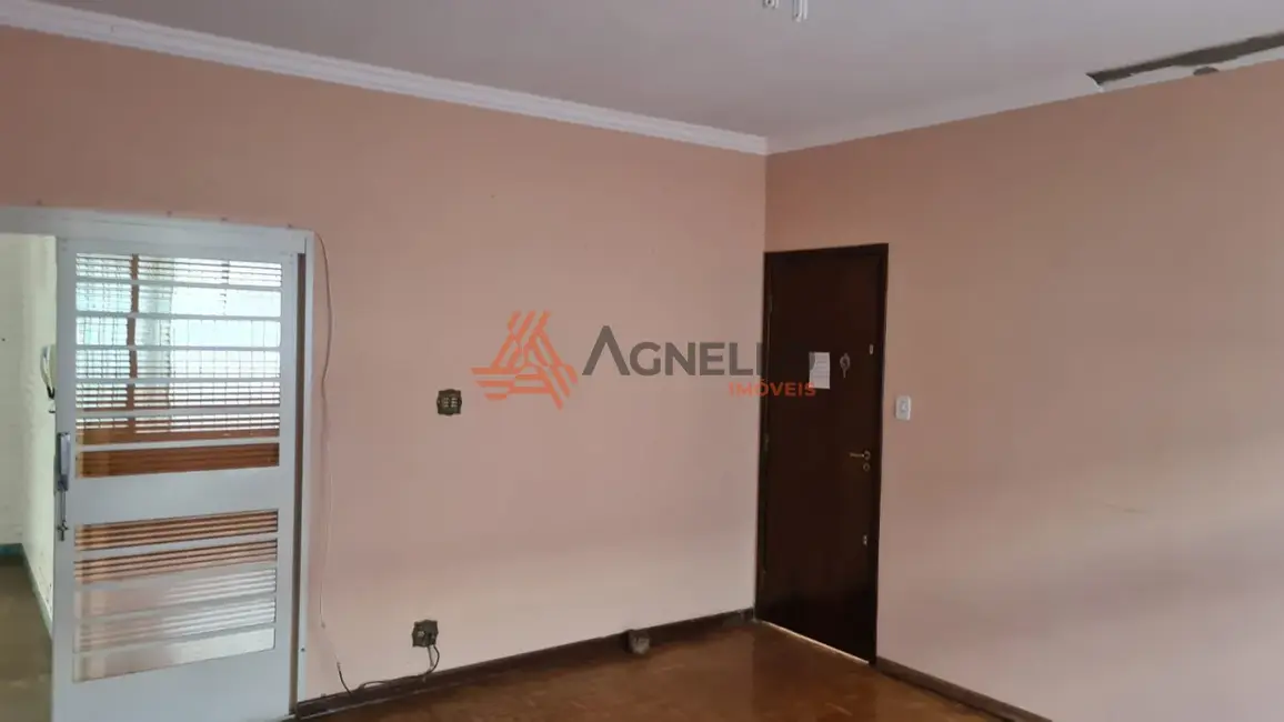 Foto 2 de Casa com 4 quartos à venda, 220m2 em Vila Flores, Franca - SP