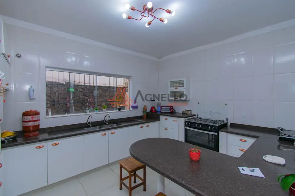 Foto 3 de Casa com 3 quartos à venda, 265m2 em Jardim Barão, Franca - SP