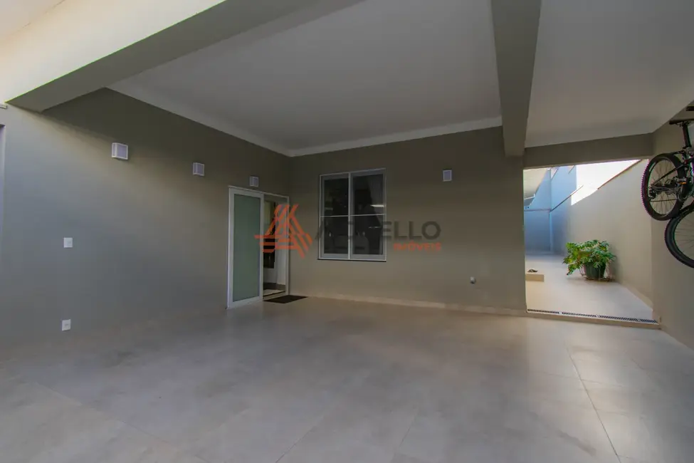 Foto 2 de Casa com 3 quartos à venda, 190m2 em São José, Franca - SP