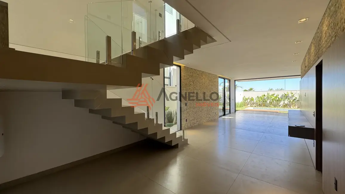 Foto 1 de Casa de Condomínio com 3 quartos à venda, 292m2 em Franca - SP