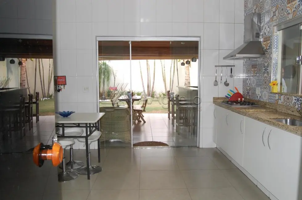 Foto 3 de Casa com 3 quartos à venda, 200m2 em Esplanada Primo Meneghetti, Franca - SP