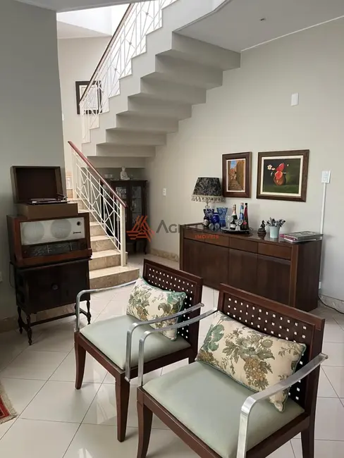 Foto 3 de Casa com 4 quartos à venda, 377m2 em Residencial Paraíso, Franca - SP