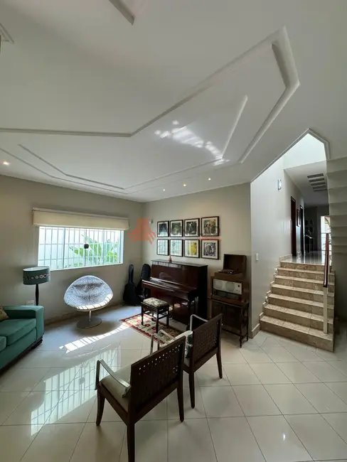 Foto 1 de Casa com 4 quartos à venda, 377m2 em Residencial Paraíso, Franca - SP
