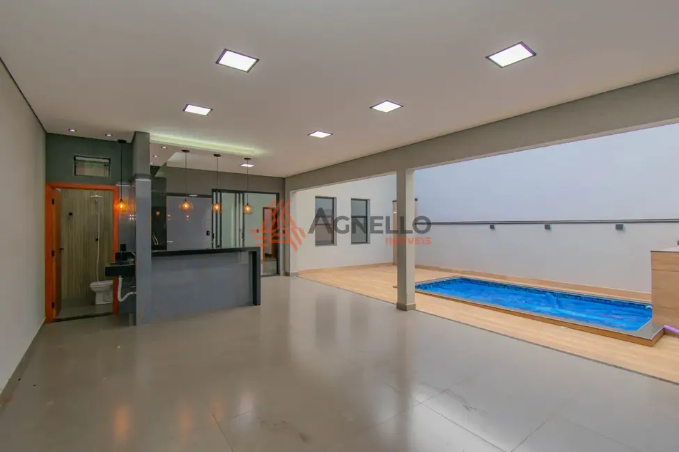 Foto 1 de Casa com 3 quartos à venda, 139m2 em Franca - SP