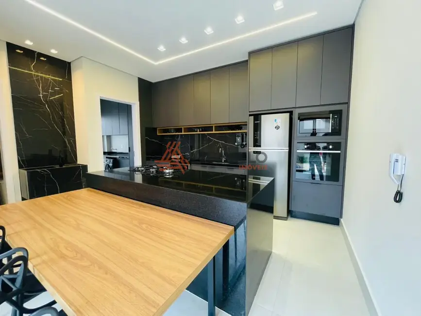 Casa com 3 quartos à venda, 201m2 em Centro, Franca - SP - imagem 3 Foto 3 de Casa com 3 quartos à venda, 201m2 em Centro, Franca - SP