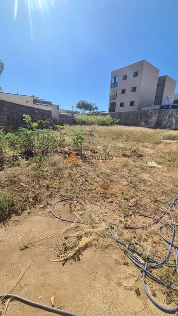 Foto 2 de Terreno / Lote à venda, 655m2 em Jardim Ângela Rosa, Franca - SP