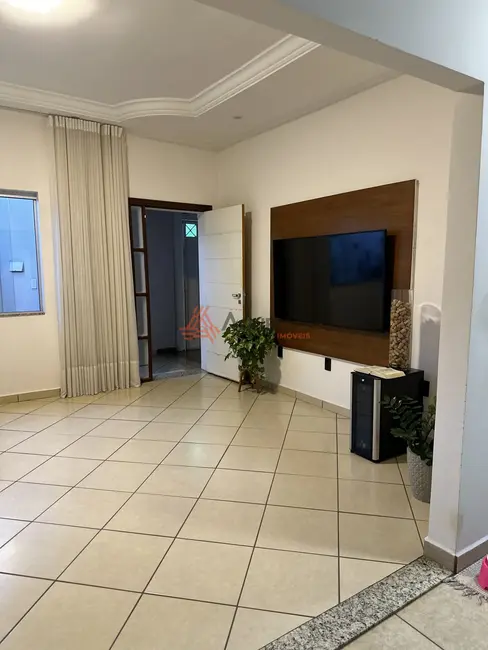 Casa com 3 quartos à venda, 196m2 em Jardim Boa Esperança, Franca - SP - imagem 3 Foto 3 de Casa com 3 quartos à venda, 196m2 em Jardim Boa Esperança, Franca - SP