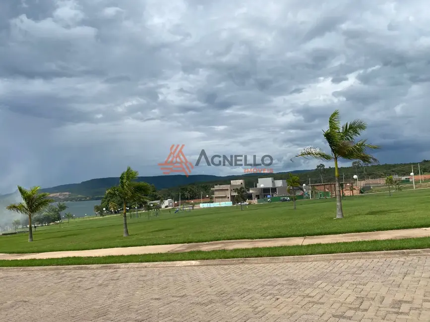 Foto 2 de Terreno / Lote à venda, 785m2 em Rifaina - SP