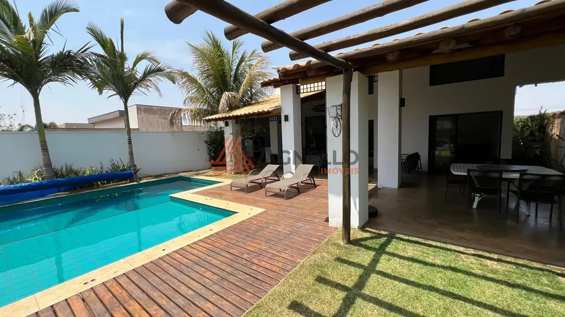 Casa de Condomínio com 4 quartos à venda, 248m2 em Rifaina - SP - imagem 1 Foto 1 de Casa de Condomínio com 4 quartos à venda, 248m2 em Rifaina - SP