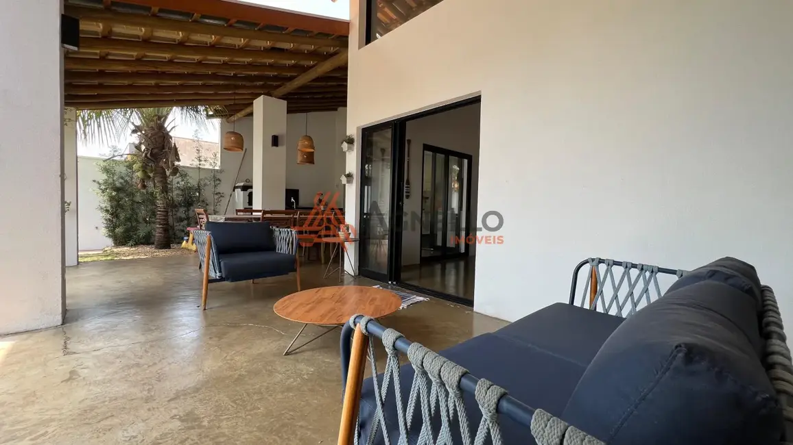 Casa de Condomínio com 4 quartos à venda, 248m2 em Rifaina - SP - imagem 2 Foto 2 de Casa de Condomínio com 4 quartos à venda, 248m2 em Rifaina - SP