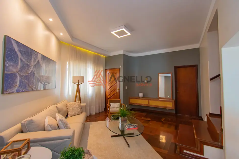 Foto 1 de Casa com 4 quartos à venda, 379m2 em Jardim Santana, Franca - SP